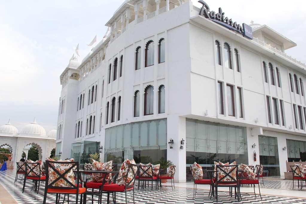 Radisson Blu Udaipur Palace Resort & Spa Екстериор снимка