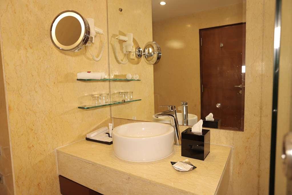 Radisson Blu Udaipur Palace Resort & Spa Стая снимка